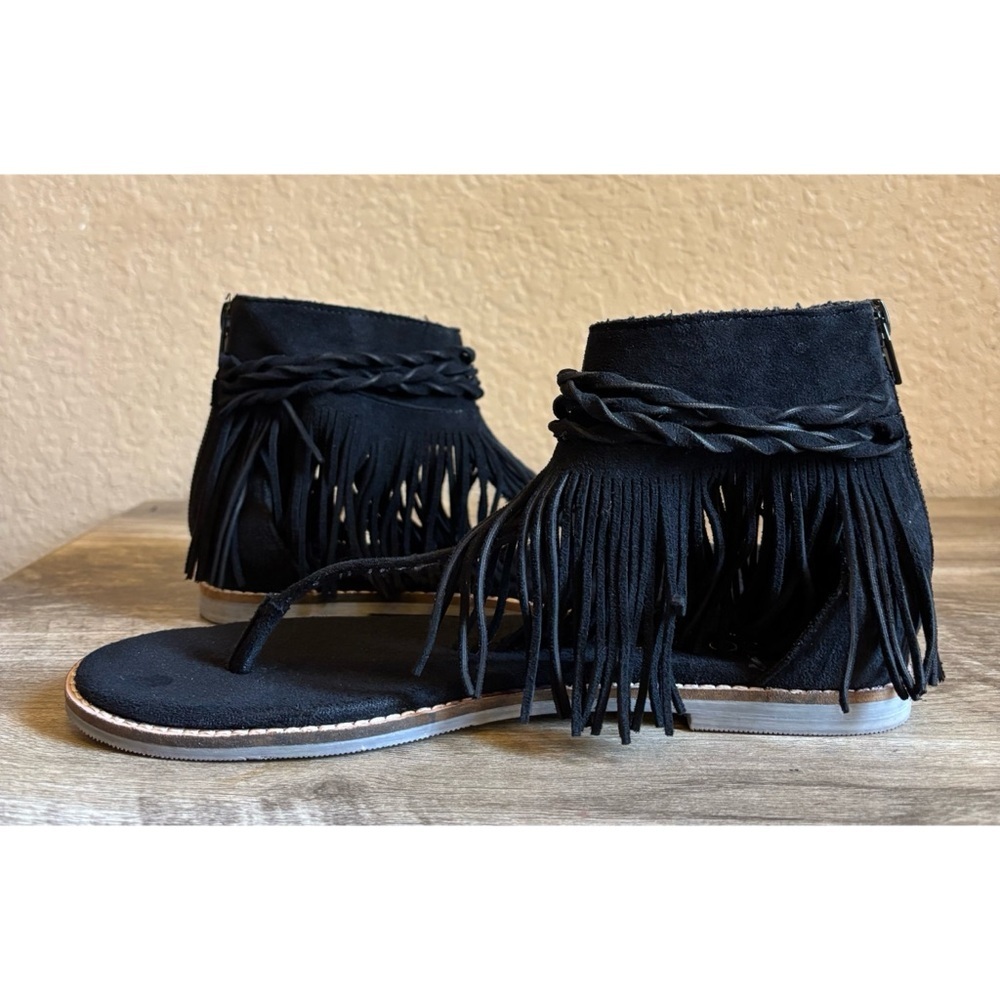 Coconuts by Matisse Fringe Flat Thong Sandal Black - Picture 10 of 12